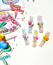 Load image into Gallery viewer, Pastel Candle Characters